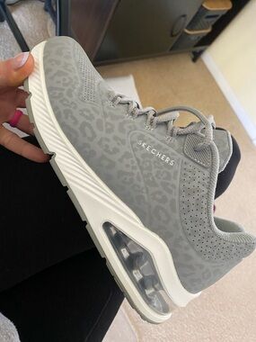 Skechers Gray Women's UNO In-Kat-Neato Air-Cushioned Sneakers Trainers